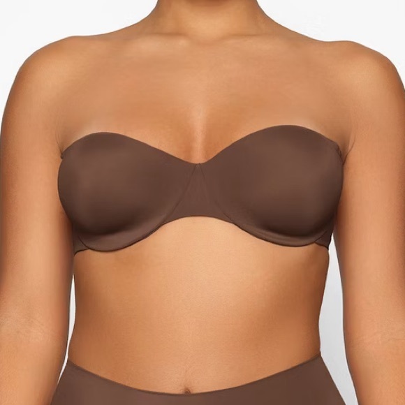 SKIMS Other - SKIMS SMOOTHING INTIMATES UNLINED STRAPLESS BRA JASPER - 34B